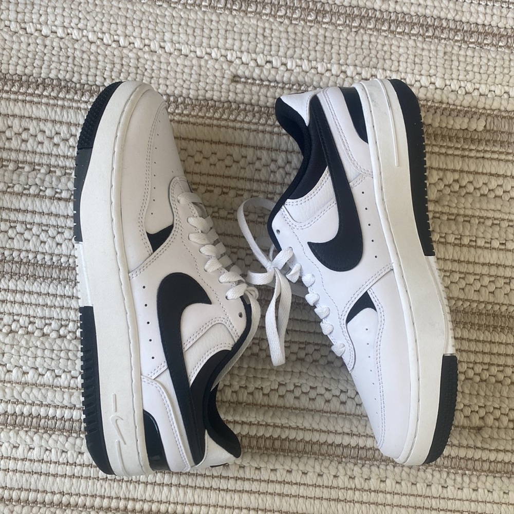 NEW Nike Women's Gamma Force Shoes black and white
